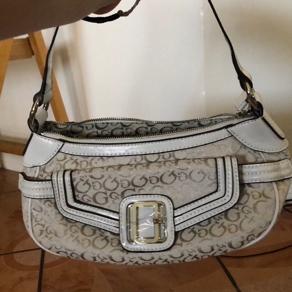Guess small purse - Picture 3 of 4